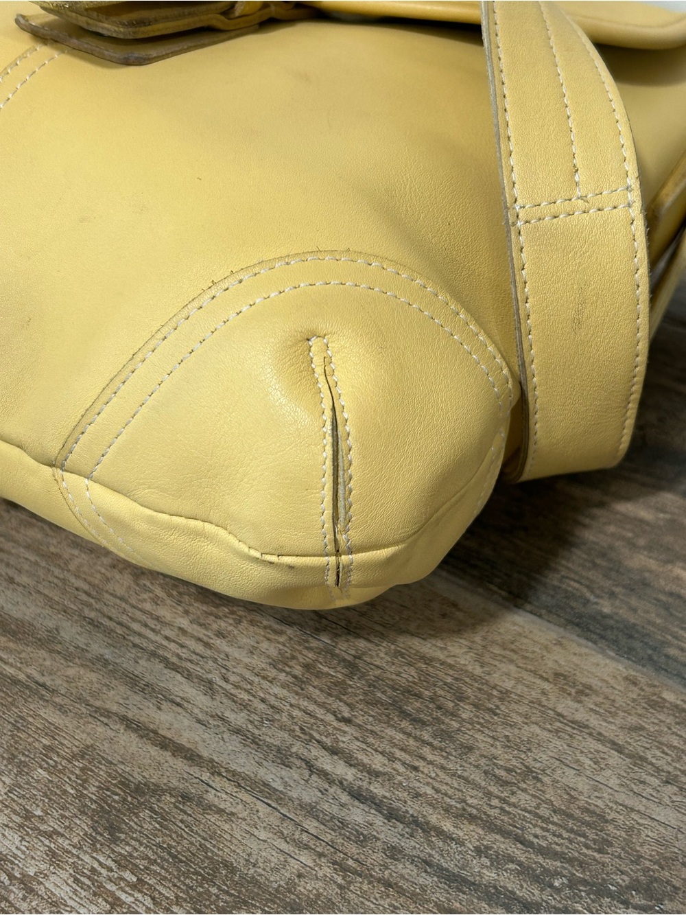 Y2K Coach 9480 Leather Soft Yellow Two-Way Soho Shoulder/Crossbody Bag Buckle - Picture 6 of 13